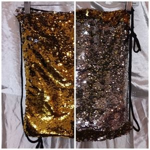 NWOT Beautiful sequined money bag silver and or gold purse bag or backpack style